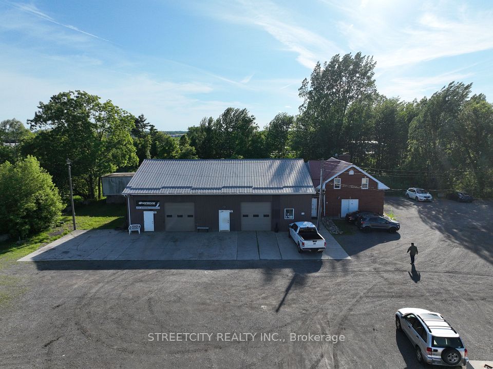 443 Exeter Road 8, London South, ON N6E 2Z3