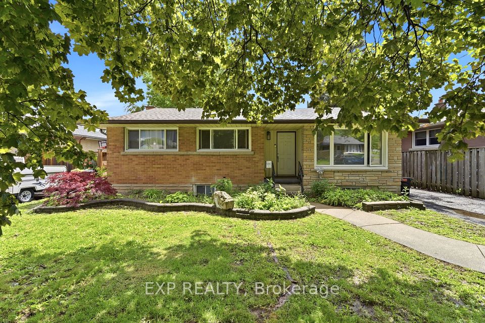 Detached at 133 Kingslea Drive MAIN, Hamilton, ON L8T 4A7, Hamilton