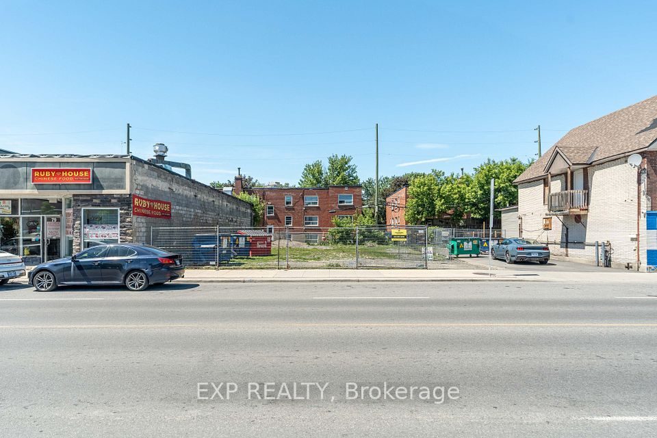 81 Montreal Road, Vanier and Kingsview Park, ON K1L 6E8