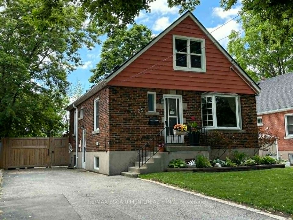Detached at 29 East 41st Street Lower, Hamilton, ON L8T 2Z4, Hamilton