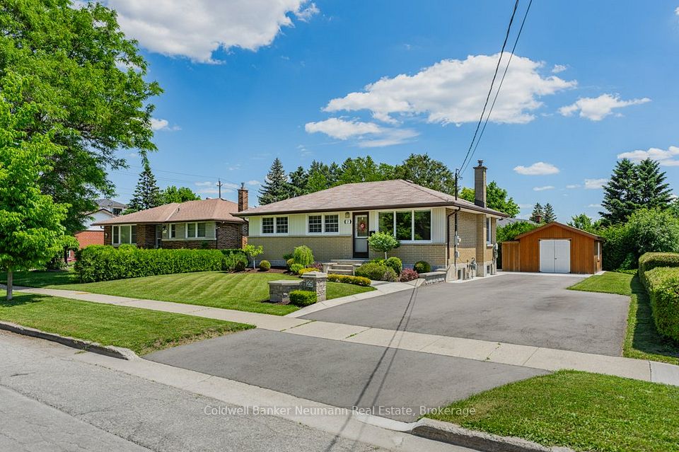 Detached at 29 Delmar Boulevard, Guelph, ON N1E 2K9, Guelph
