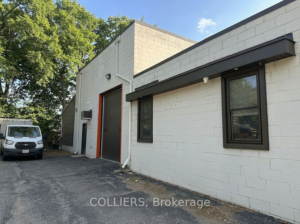 108 Parkdale Avenue N, Hamilton, ON L8H 5W9