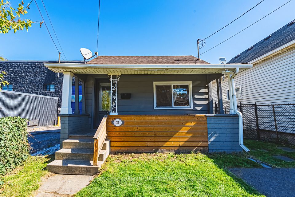Detached at 24 Rowanwood Street, Hamilton, ON L8L 7H3, Hamilton
