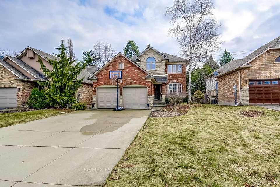 Detached at 20 Derbyshire Street, Hamilton, ON L9G 4X9, Hamilton