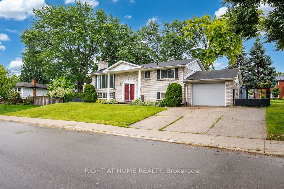 Detached at 39 San Francisco Avenue, Hamilton, ON L9C 5N8, Hamilton