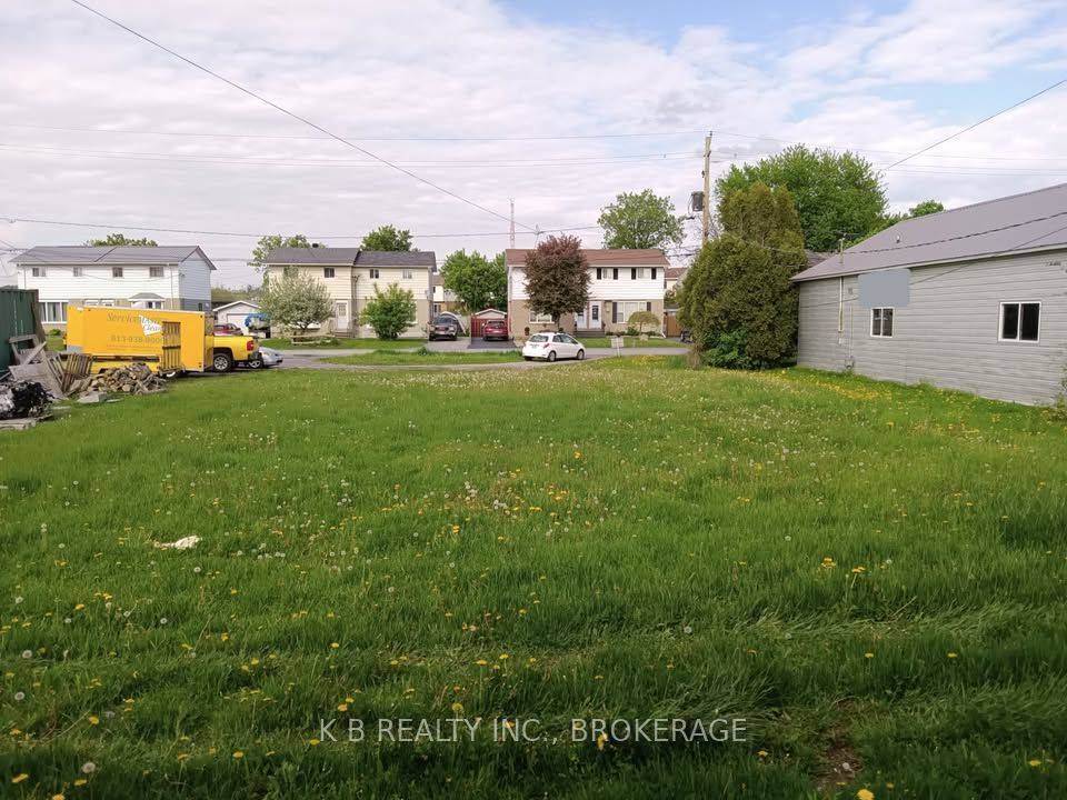 1640 Birmingham Street, Cornwall, ON K6H 3N2