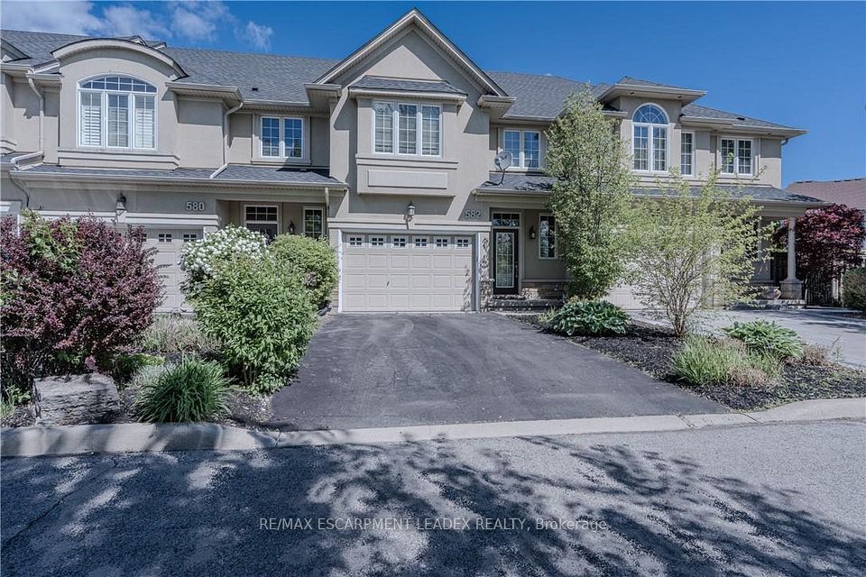 Att/Row/Townhouse at 582 Stonehenge Drive, Hamilton, ON L9K 0B2, Hamilton