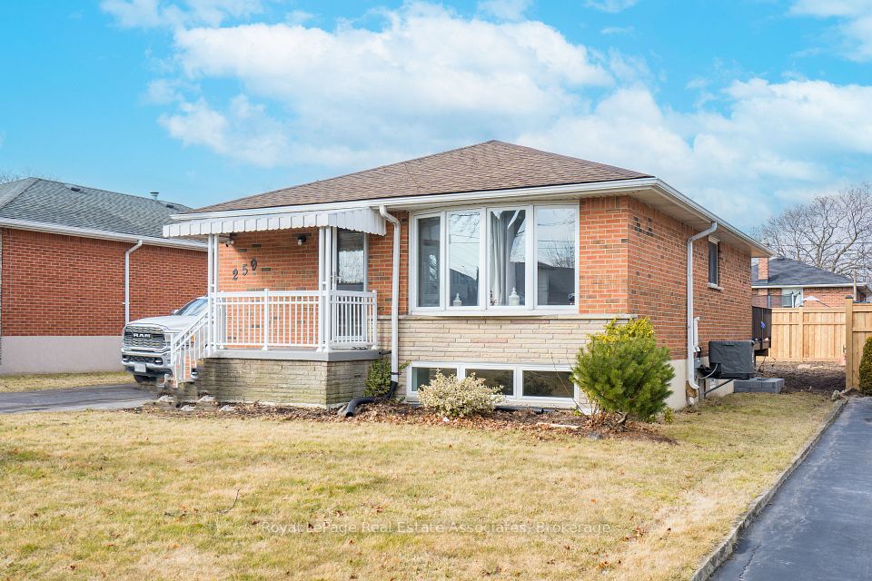 Detached at 259 Fernwood Crescent, Hamilton, ON L8T 3L7, Hamilton