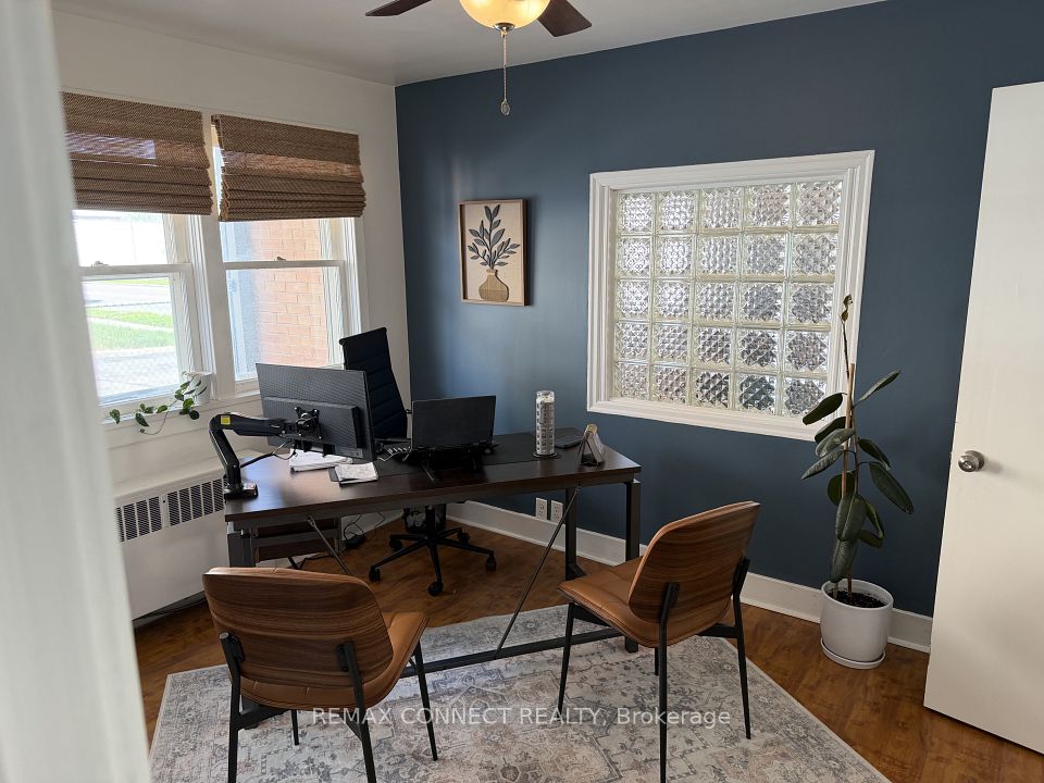 100 Victoria Avenue, Belleville, ON K8N 2A5
