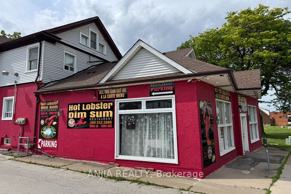 5689 MAIN Street, Niagara Falls, ON L2G 5Z3