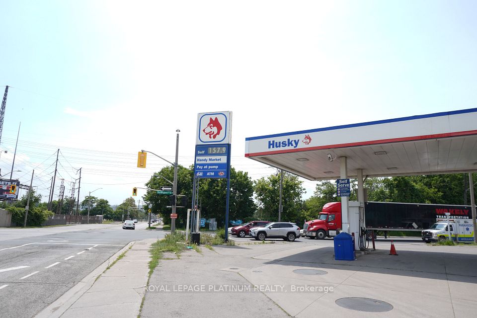 963 Burlington Street E, Hamilton, ON L8L 4K6