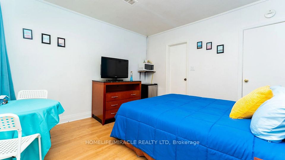 7742 Lundys Lane, Niagara Falls, ON L2H 1H1