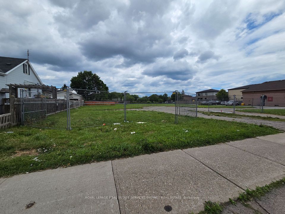 423 Highway 8 N/A, Hamilton, ON L8G 1G1