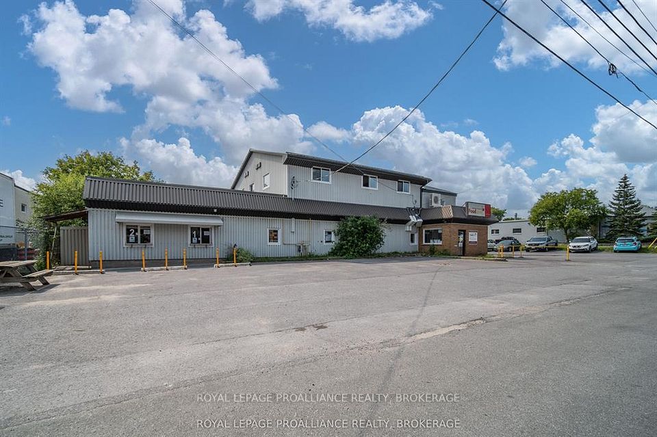 140 Hickson Avenue, Kingston, ON K7K 2N6