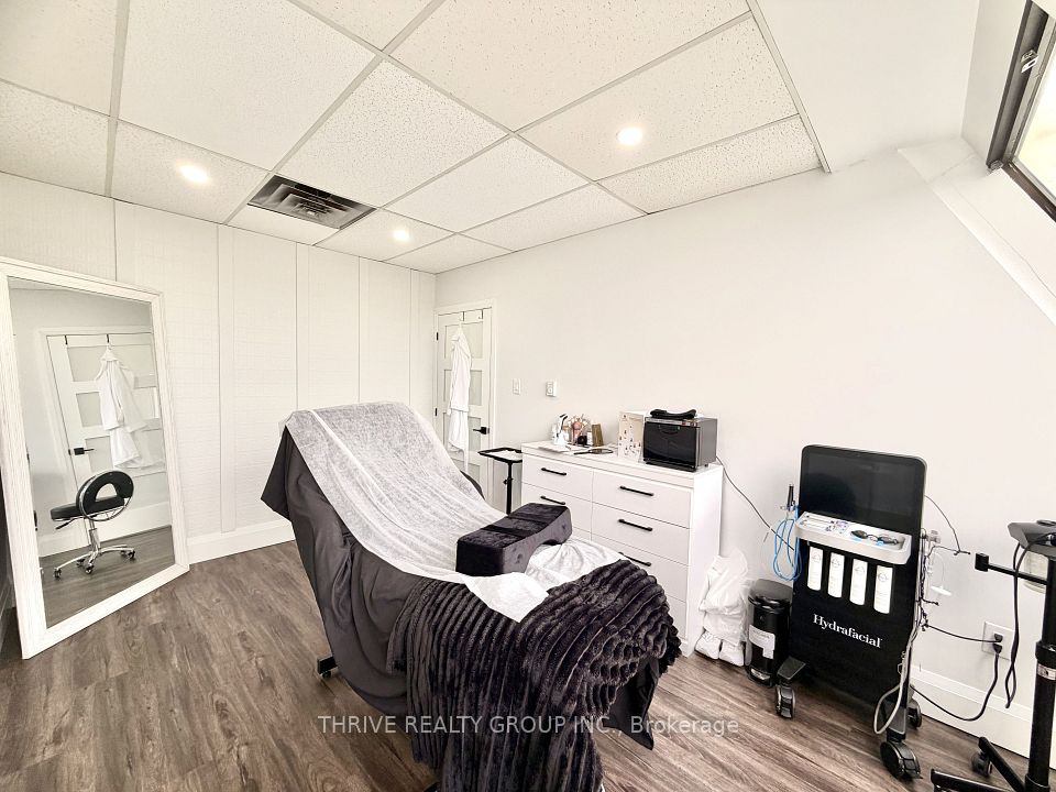 1288 Commissioners Road W E, London South, ON N6K 1E1