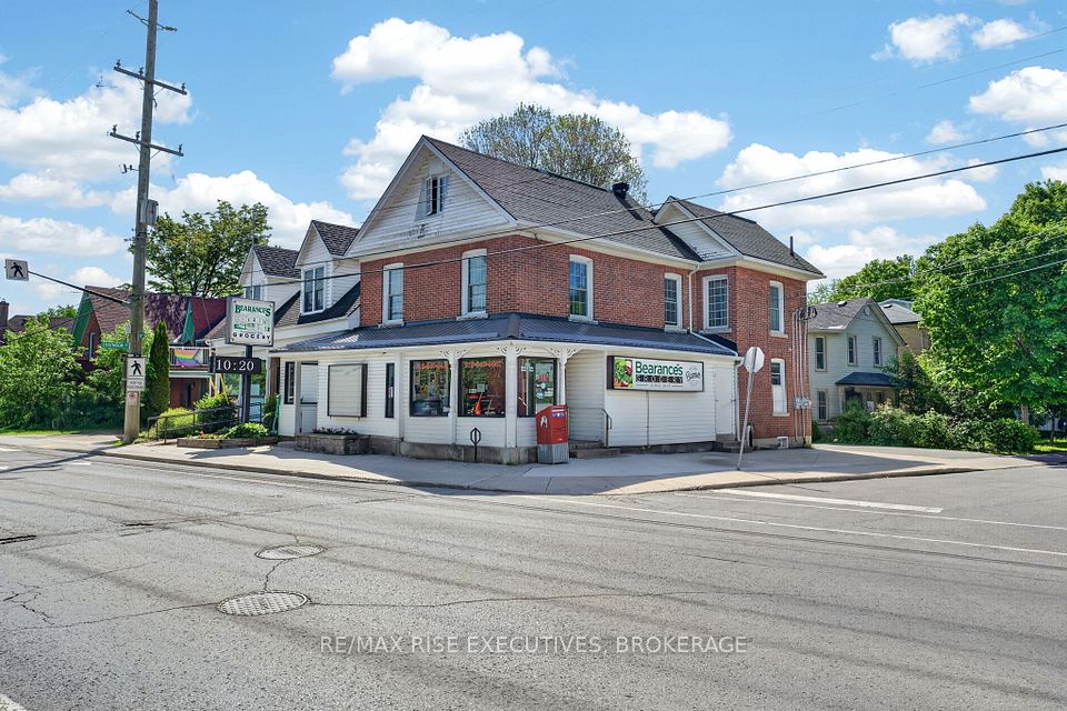 115 Livingston Avenue, Kingston, ON K7L 4L3