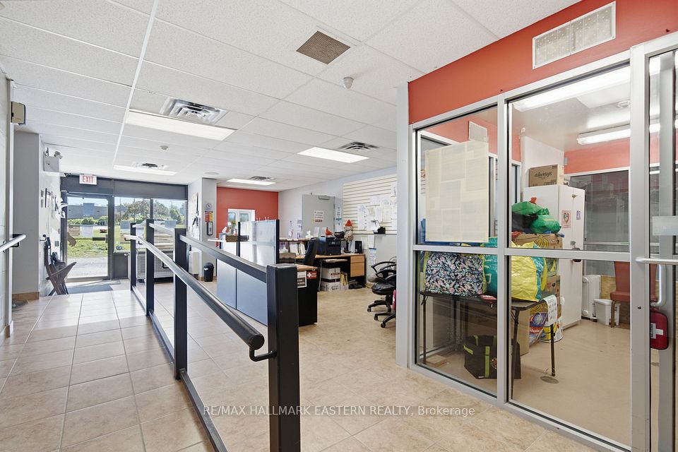 385 Lansdowne Street E, Peterborough, ON K9L 2A3