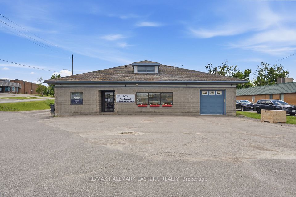 385 Lansdowne Street E, Peterborough, ON K9L 2A3