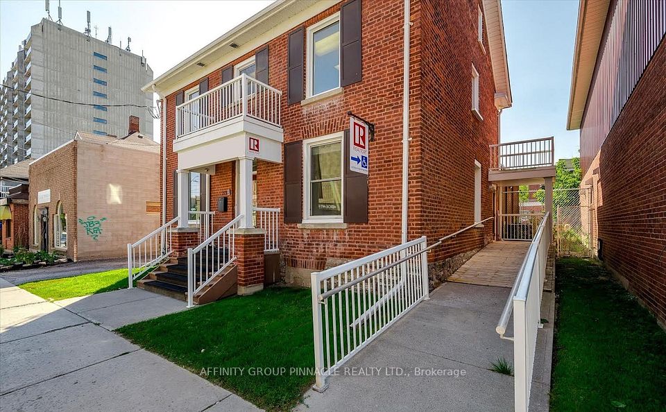 273 Charlotte Street UPPER, Peterborough, ON K9J 2V3