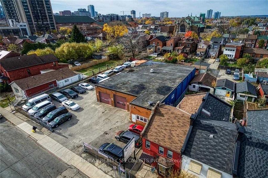 227 John Street N, Hamilton, ON L8L 4P4