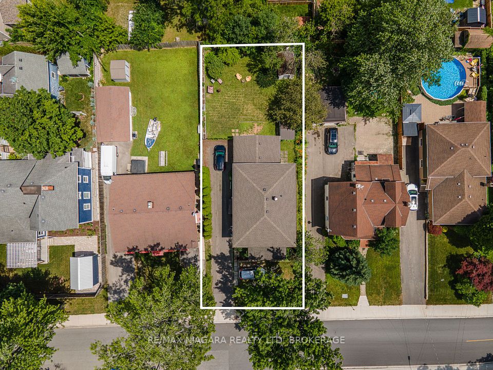 30 Shotwell Street, Welland, ON L3C 1N8