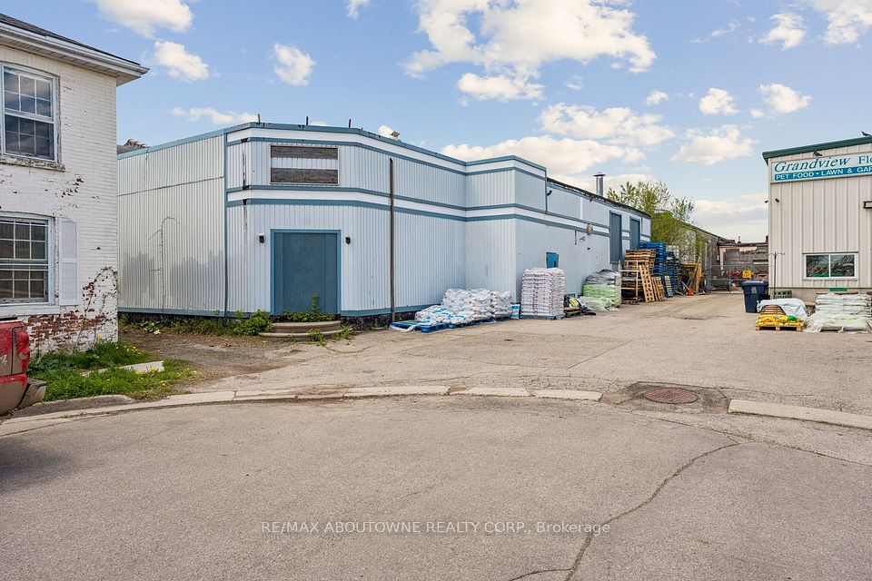 70 Wadsworth Street, Brantford, ON N3T 3V9