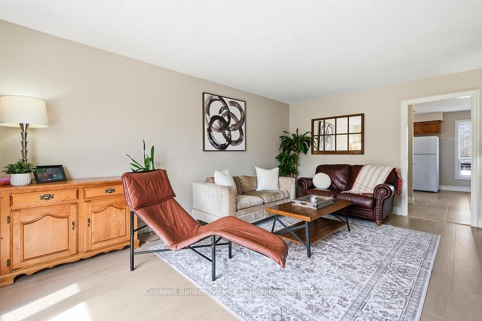 Semi-Detached at 28 Chartwell Crescent, Guelph, ON N1G 2T7, Guelph