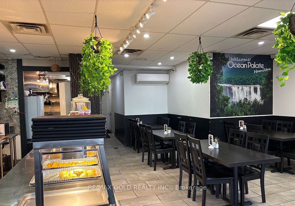 2732 Barton Street E 7, Hamilton, ON L8E 4M6