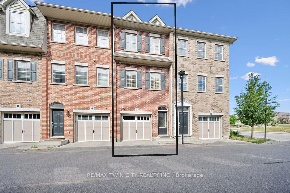 Att/Row/Townhouse at 4 Cheltenham Mews, Kitchener, ON N2H 0B2, Kitchener