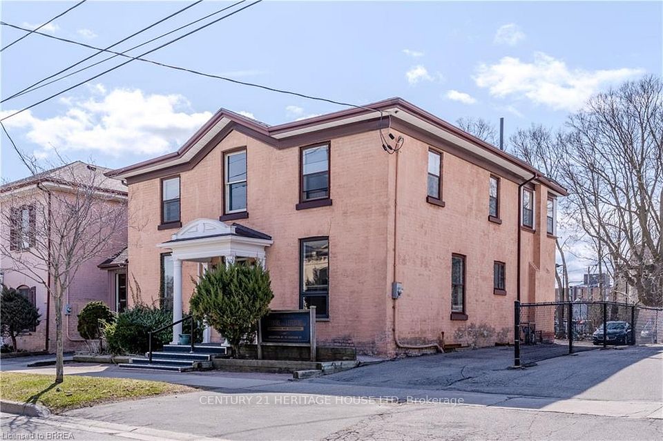 73 Chatham Street, Brantford, ON N3T 2P2