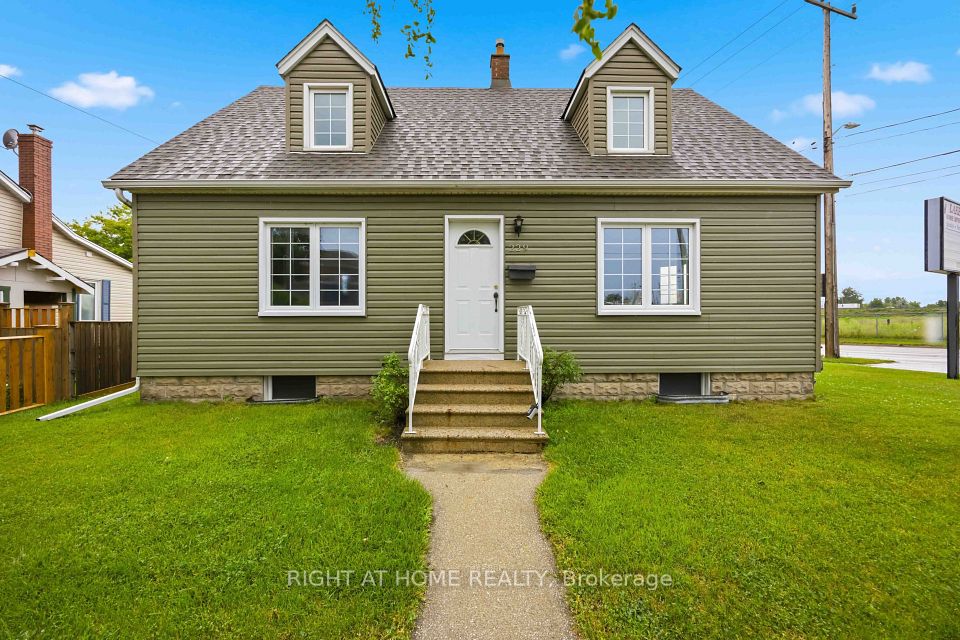 229 Water Street, Sarnia, ON N7T 5T4
