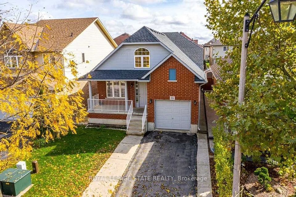 Detached at 35 Mckibbon Avenue, Hamilton, ON L0R 1P0, Hamilton