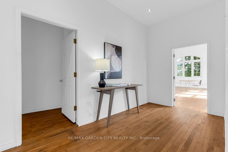 468 Cumberland Avenue LOFT, Hamilton, ON L8M 3M5