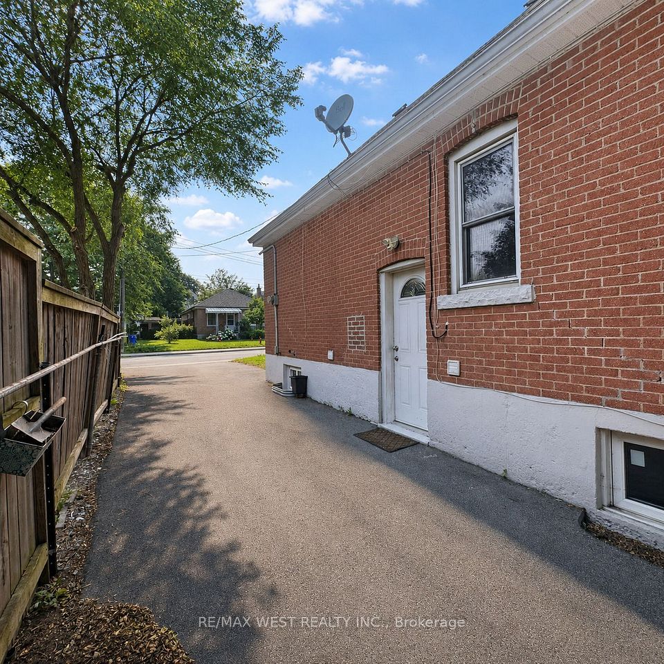 Detached at 53 Shadyside Avenue BSMT, Hamilton, ON L8V 3E2, Hamilton