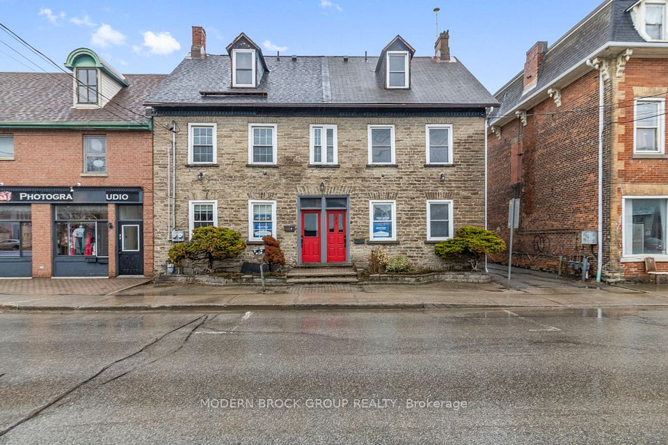 35 Perth Street, Brockville, ON K6V 5C3