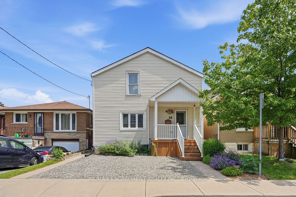 Detached at 18 Province Street N, Hamilton, ON L8H 4H4, Hamilton