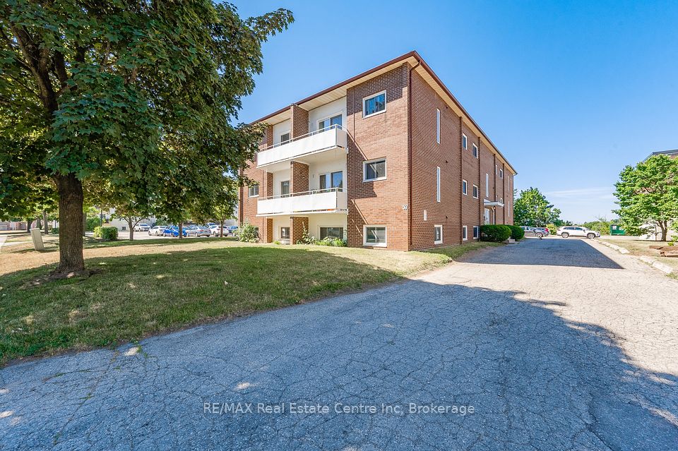 Condo Apartment at 57 Conroy Crescent 102, Guelph, ON N1G 2V5, Guelph