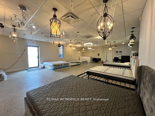 551 York Street, London East, ON N6B 1R6