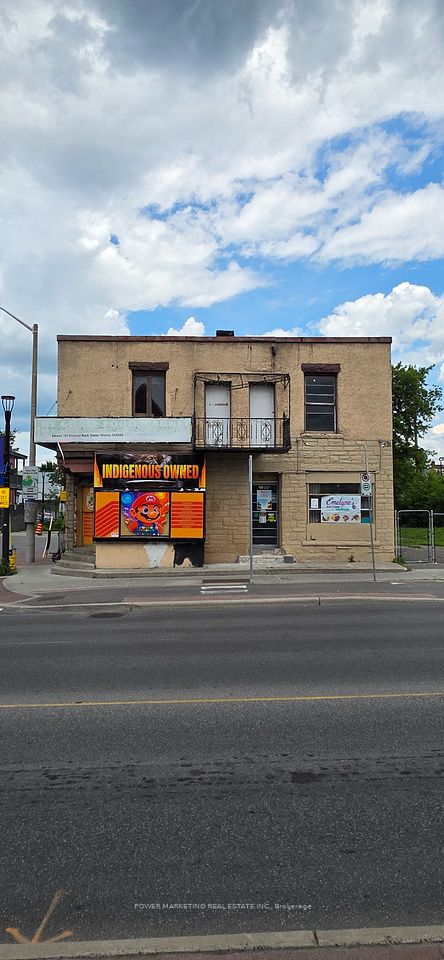 183 MONTREAL Road, Vanier and Kingsview Park, ON K1L 6E2