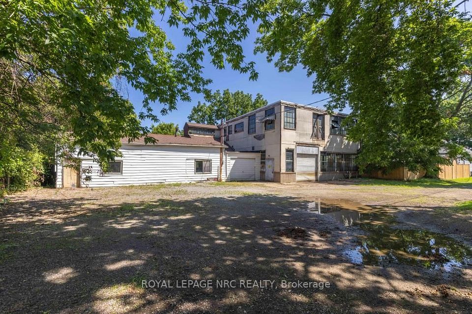 35 McGhie Street, St. Catharines, ON L2R 5A9