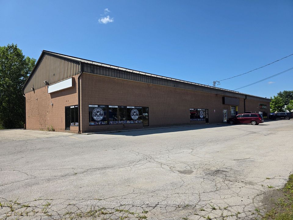 1215 Victoria Street N 1, Kitchener, ON N2B 3E1
