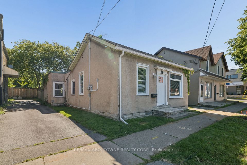 92 LAKE Street, St. Catharines, ON L2R 5X6