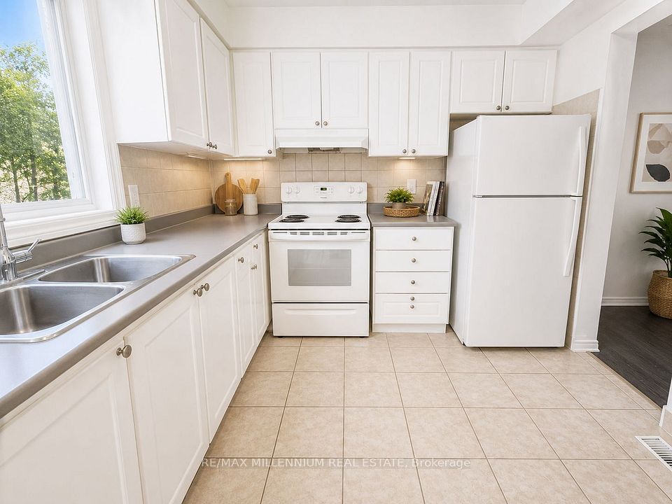 Att/Row/Townhouse at 414 Stone Road 24, Guelph, ON N1G 3E1, Guelph