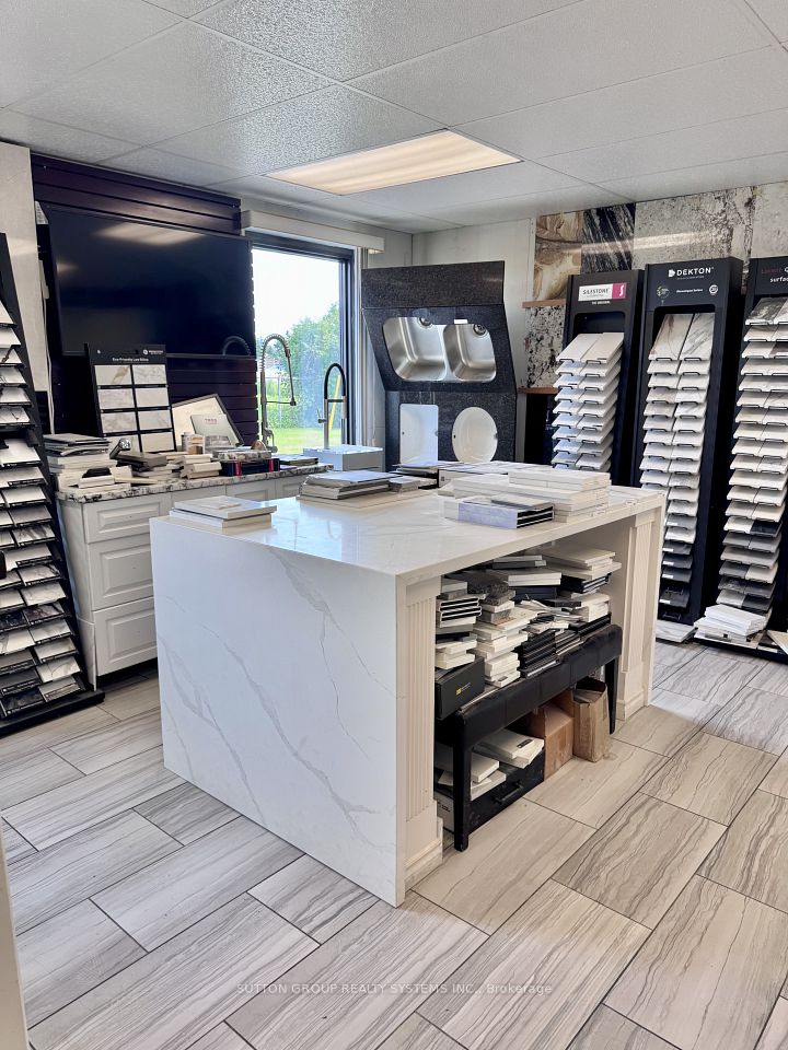 429 Dewitt Road 1, Hamilton, ON L8C 4C3