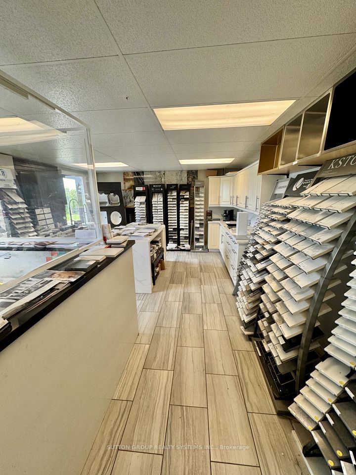 429 Dewitt Road 1, Hamilton, ON L8C 4C3