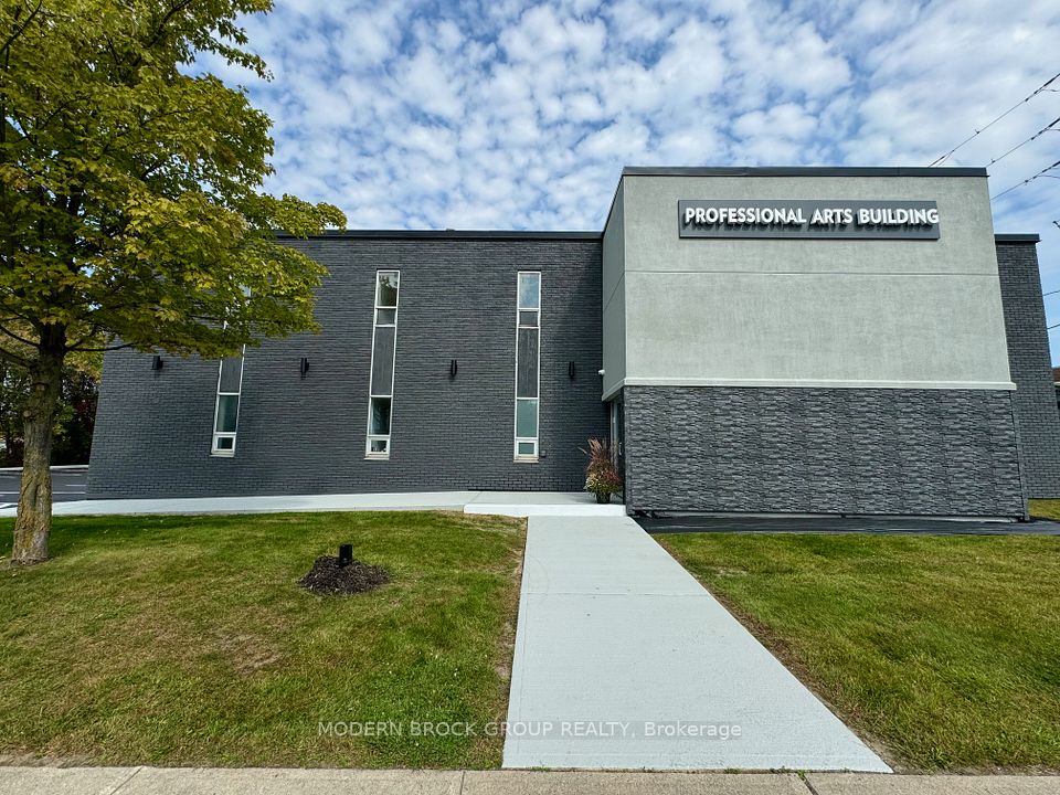 135 Ormond Street 104, Brockville, ON K6V 5Y2