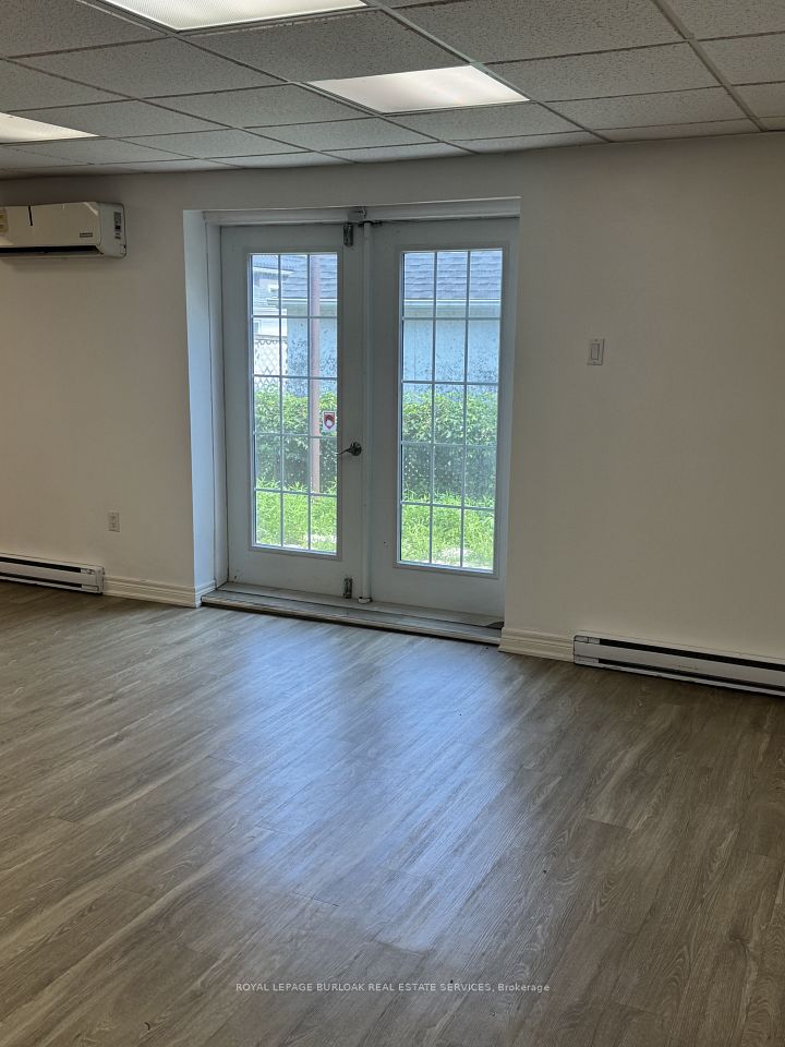 868 King Street W, Hamilton, ON L8S 1K3