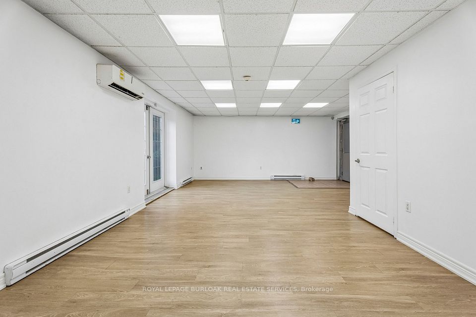 868 King Street W, Hamilton, ON L8S 1K3