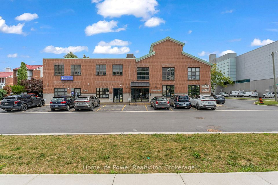 27 Place D'Armes Place 203 & 204, Kingston, ON K7K 6Z6
