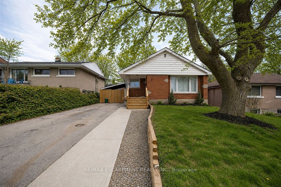 Detached at 76 Glenview Avenue UPPER, Cambridge, ON N1R 2W2, Cambridge